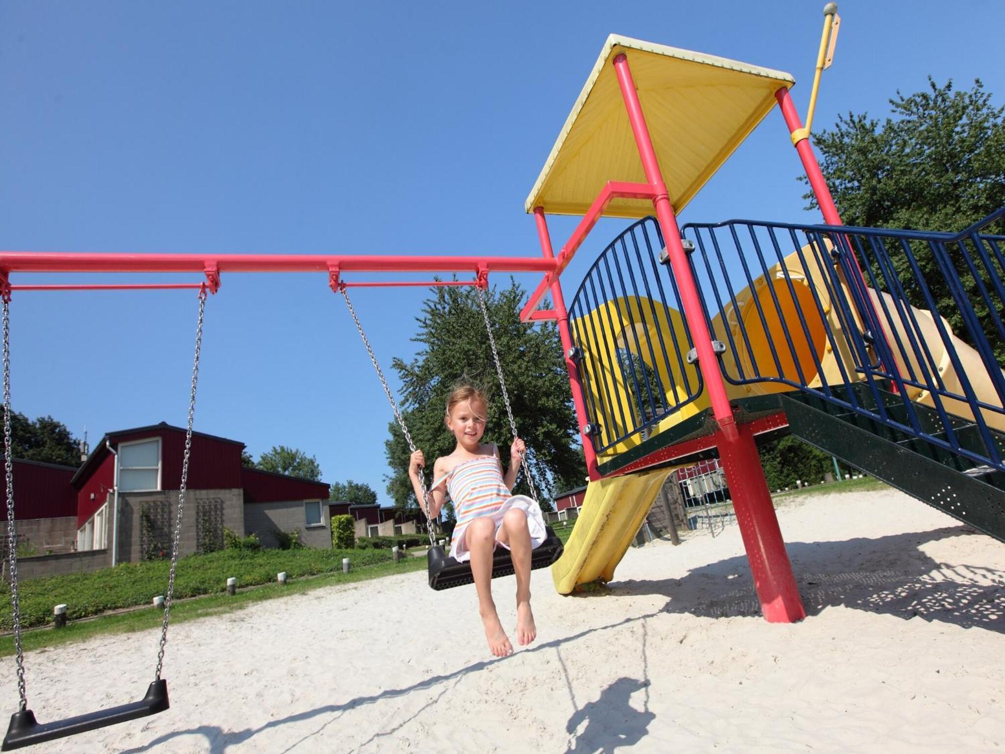 Nice Bungalow With Sauna And Bubble Bath, On A Holiday Park, 4 Km Valkenburg Villa Walem Buitenkant foto